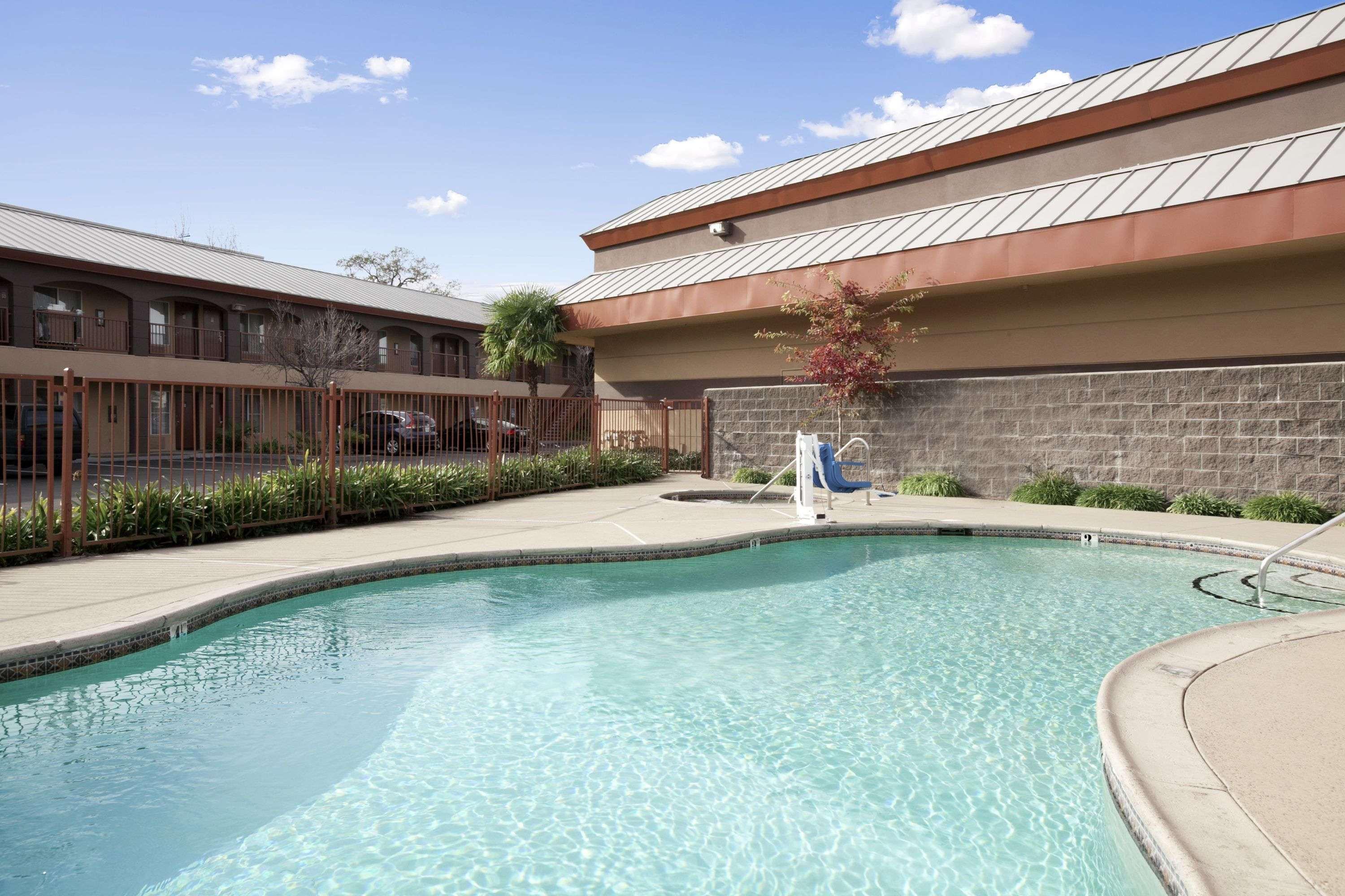 Days Inn By Wyndham Rocklin/Sacramento Eksteriør bilde
